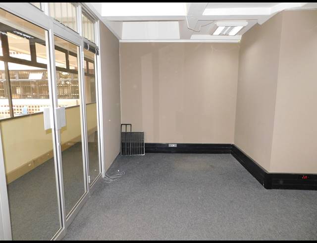 108M² OFFICE TO LET IN FERNDALE